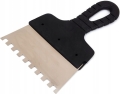 Szpachelka-szpachla-zebata-do-kleju-150-mm-zab-10x10-mm-Polax.jpg